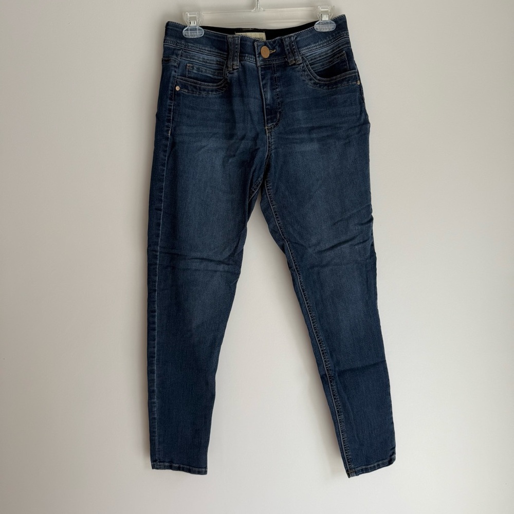 Democracy Blue Ankle Cropped Jeans